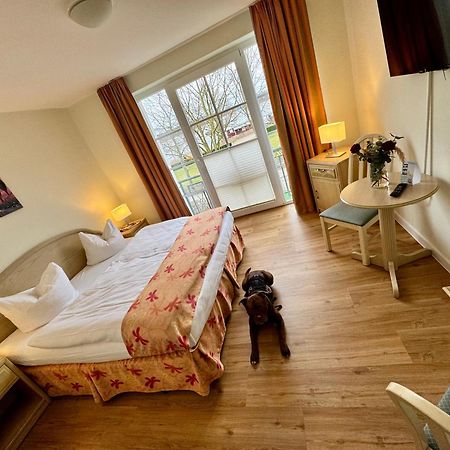 Altes Kasino Hotel Am See Neuruppin Exterior foto